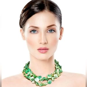 Gold & Metallic GREEN natural shaped acrylic bead 3 strand layered necklace set